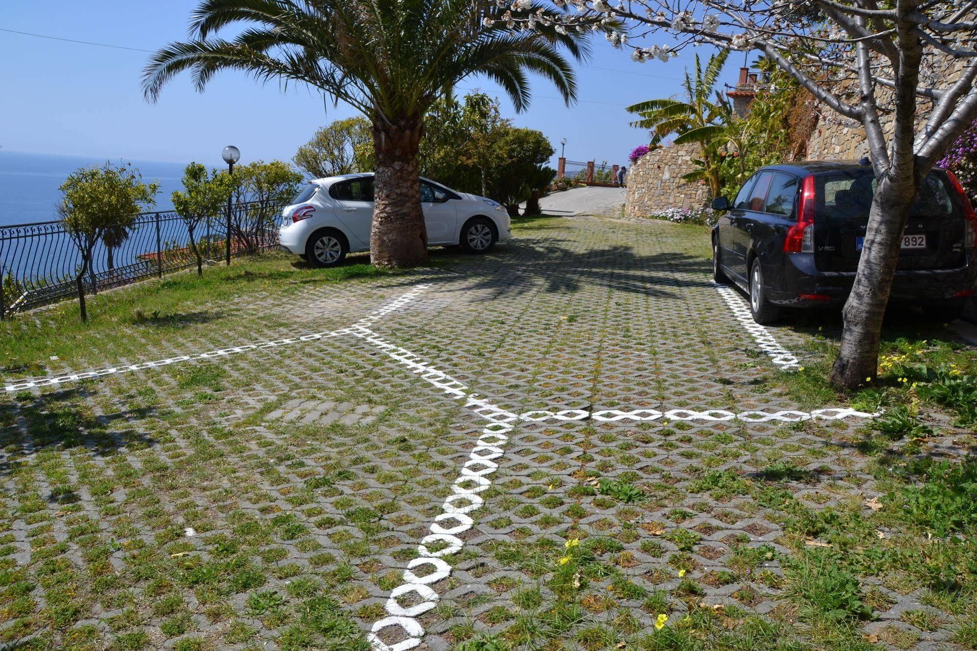 Le Terrazze Appartamenti Vacanze Санремо Екстер'єр фото